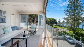 Se vende villa pareada en Marbellamar de 4 dormitorios