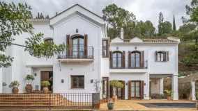 El Madroñal villa for sale