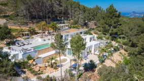 Villa con 4 dormitorios en venta en San José