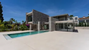 Villa con 8 dormitorios a la venta en Cortijo Blanco