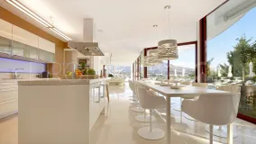 Se vende villa con 7 dormitorios en Nueva Andalucia