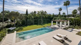 For sale villa in Nueva Andalucia with 6 bedrooms