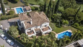 Buy villa in El Herrojo