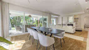 Buy villa in El Herrojo