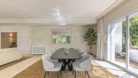 Buy villa in El Herrojo
