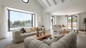 For sale El Madroñal villa with 5 bedrooms