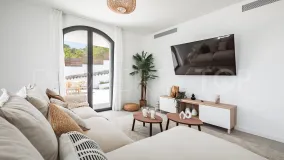 For sale El Madroñal villa with 5 bedrooms
