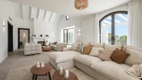 For sale El Madroñal villa with 5 bedrooms