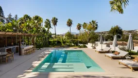 For sale villa in Nueva Andalucia with 6 bedrooms
