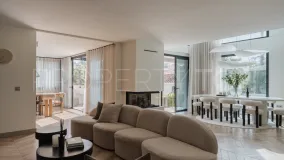 Villa with 5 bedrooms for sale in Nueva Andalucia