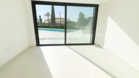 Villa a la venta en El Chaparral con 5 dormitorios