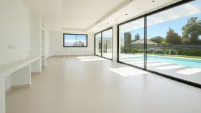 Villa a la venta en El Chaparral con 5 dormitorios