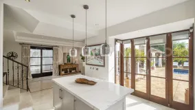 Se vende villa en El Madroñal de 6 dormitorios