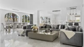 For sale villa in Elviria