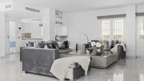 For sale villa in Elviria