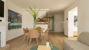 For sale town house in Las Petunias