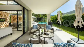 For sale Nueva Andalucia villa with 5 bedrooms