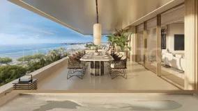 Apartamento en venta en Estepona Playa con 4 dormitorios