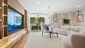 Ático a la venta con 3 dormitorios en Los Monteros