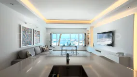 Apartamento de 2 dormitorios en venta en Marbella - Puerto Banus
