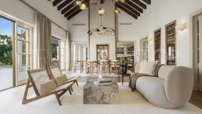 6 bedrooms villa for sale in Nueva Andalucia