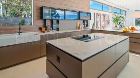 Buy Nueva Andalucia 5 bedrooms villa