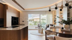 For sale Marbella Golden Mile apartment with 2 bedrooms