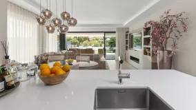 Se vende apartamento planta baja en El Campanario Hills con 3 dormitorios