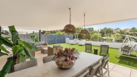 Se vende apartamento planta baja en El Campanario Hills con 3 dormitorios