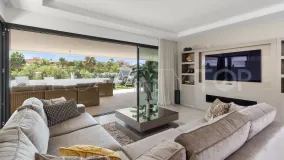 Se vende apartamento planta baja en El Campanario Hills con 3 dormitorios