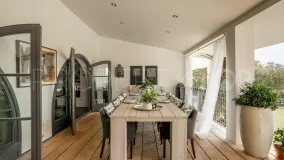Buy villa in Paraiso Alto