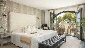 Buy villa in Paraiso Alto