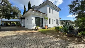 Villa a la venta con 4 dormitorios en Sotogrande