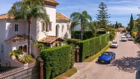 Villa con 4 dormitorios a la venta en Monte Biarritz