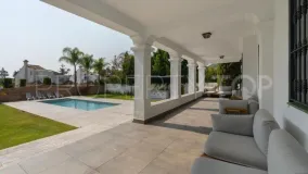 For sale villa in Nueva Andalucia