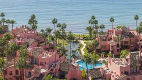 For sale Estepona ground floor apartment with 3 bedrooms