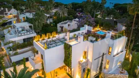 5 bedrooms villa for sale in Marbella Golden Mile