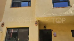 Se vende adosado en Estepona Este con 3 dormitorios