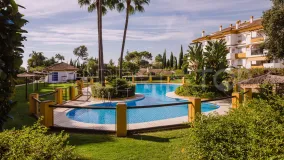 Comprar apartamento en Los Pinos de Nagüeles con 3 dormitorios