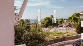 Comprar apartamento en Los Pinos de Nagüeles con 3 dormitorios