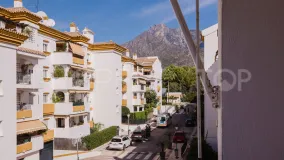 Comprar apartamento en Los Pinos de Nagüeles con 3 dormitorios