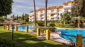 Comprar apartamento en Los Pinos de Nagüeles con 3 dormitorios