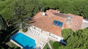 Comprar villa con 8 dormitorios en Marbesa