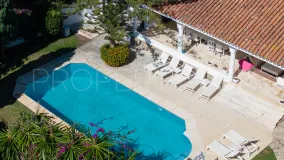 Comprar villa con 8 dormitorios en Marbesa