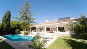 Comprar villa con 8 dormitorios en Marbesa