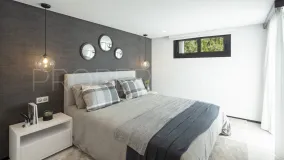 Villa de 5 dormitorios en venta en Nueva Andalucia