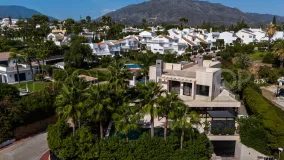 Nueva Andalucia 6 bedrooms villa for sale