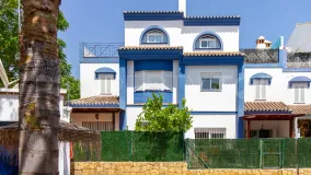 For sale town house in San Pedro de Alcantara with 5 bedrooms