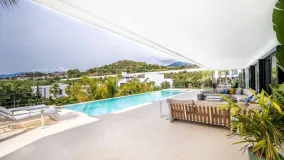 For sale 6 bedrooms villa in Nueva Andalucia
