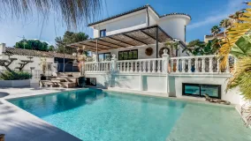 Villa for sale in Nueva Andalucia with 5 bedrooms